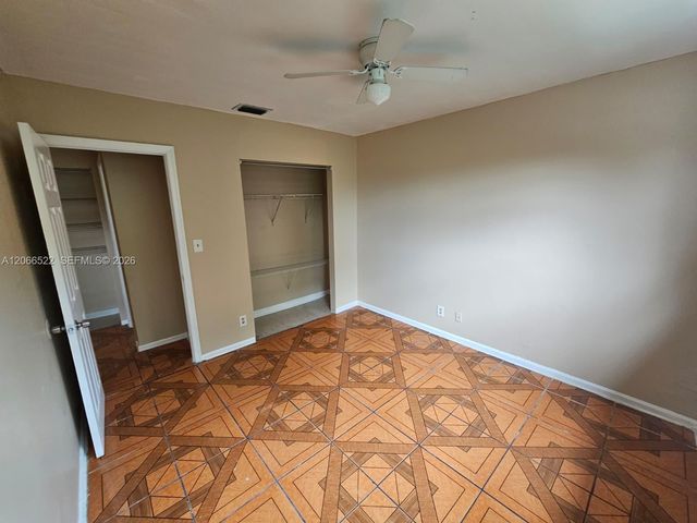 954 SW 74th Avenue, North Lauderdale, FL 33068