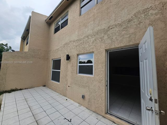954 SW 74th Avenue, North Lauderdale, FL 33068