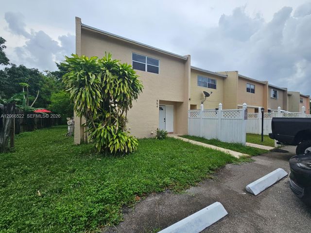 954 SW 74th Avenue, North Lauderdale, FL 33068