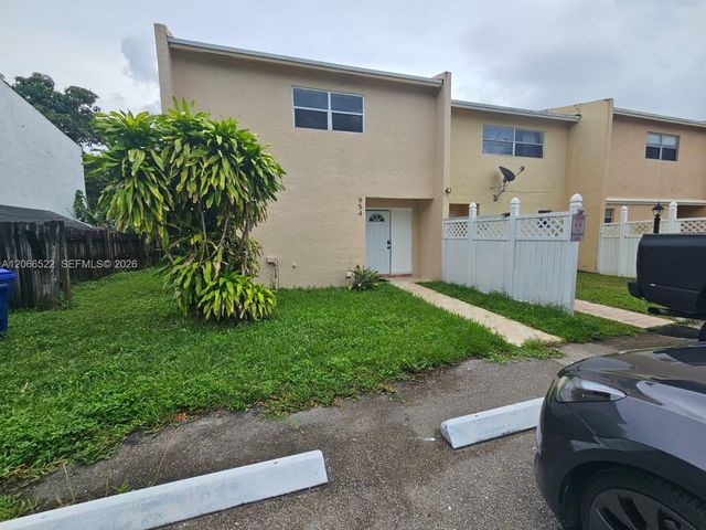 954 SW 74th Avenue, North Lauderdale, FL 33068