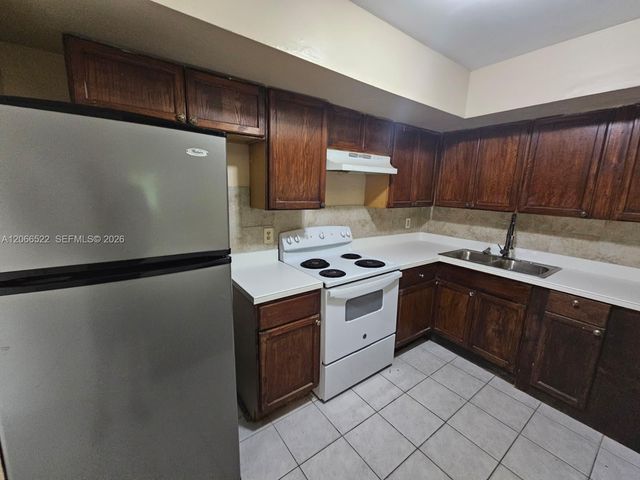 954 SW 74th Avenue, North Lauderdale, FL 33068