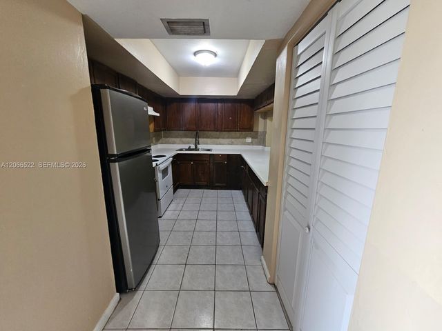 954 SW 74th Avenue, North Lauderdale, FL 33068