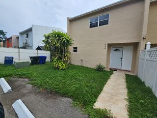 954 SW 74th Avenue, North Lauderdale, FL 33068