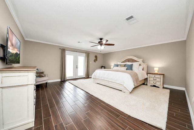 15 Haverford Lane, Friendswood, TX 77546