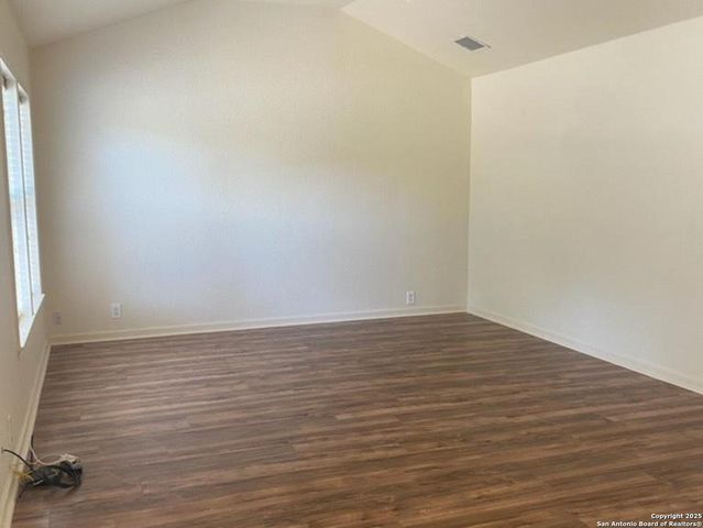 200 Persons, Stockdale, TX 78160