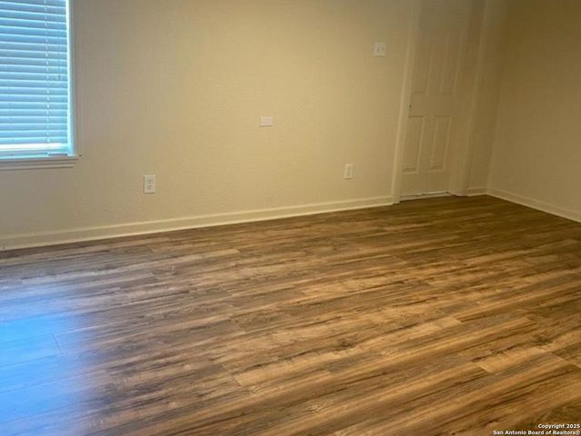 200 Persons, Stockdale, TX 78160