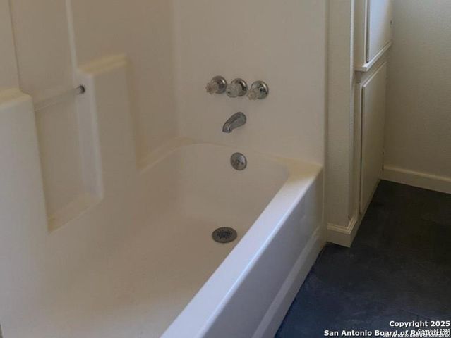 200 Persons, Stockdale, TX 78160