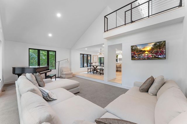 3 Crescent Street, Minnetonka Beach, MN 55391