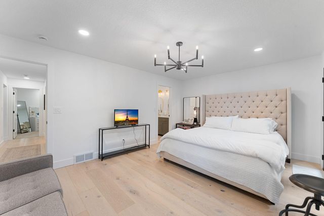 3 Crescent Street, Minnetonka Beach, MN 55391