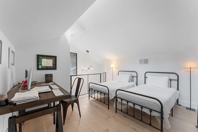 3 Crescent Street, Minnetonka Beach, MN 55391