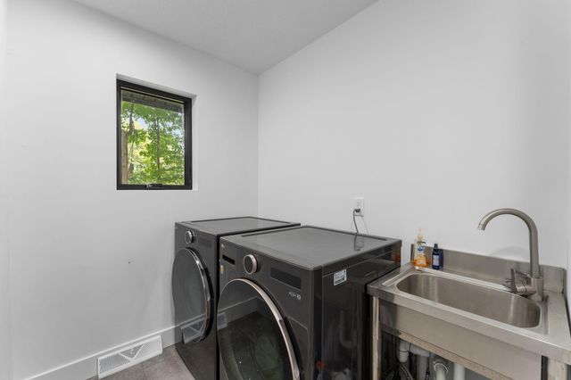 3 Crescent Street, Minnetonka Beach, MN 55391