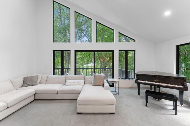 3 Crescent Street, Minnetonka Beach, MN 55391