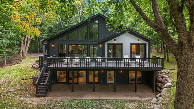 3 Crescent Street, Minnetonka Beach, MN 55391