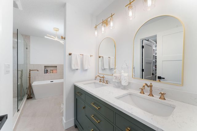 3 Crescent Street, Minnetonka Beach, MN 55391