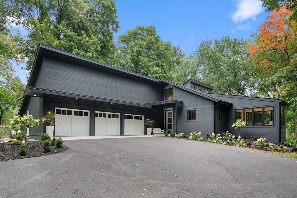 3 Crescent Street, Minnetonka Beach, MN 55391