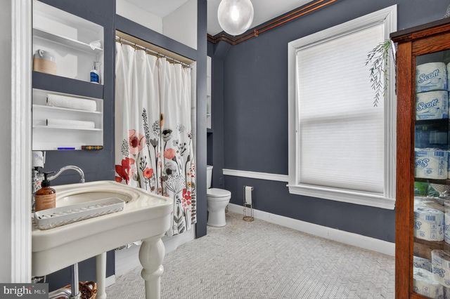22 S MAIN STREET, Allentown, NJ 08501