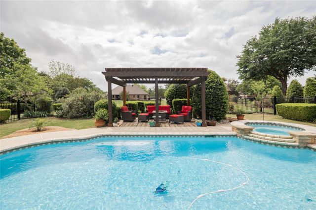671 Brookglen Court, Waxahachie, TX 75165
