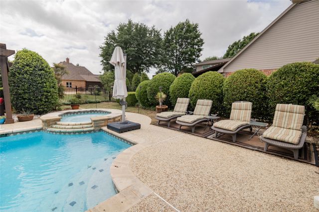 671 Brookglen Court, Waxahachie, TX 75165