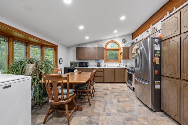 6720 County Highway Q, Hartland, WI 53029