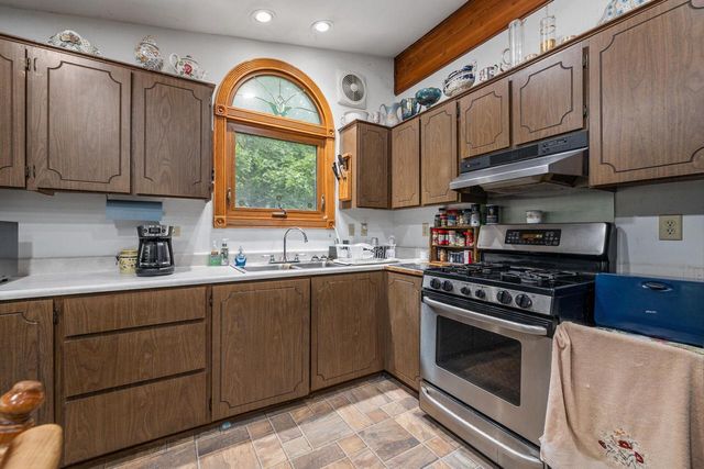6720 County Highway Q, Hartland, WI 53029