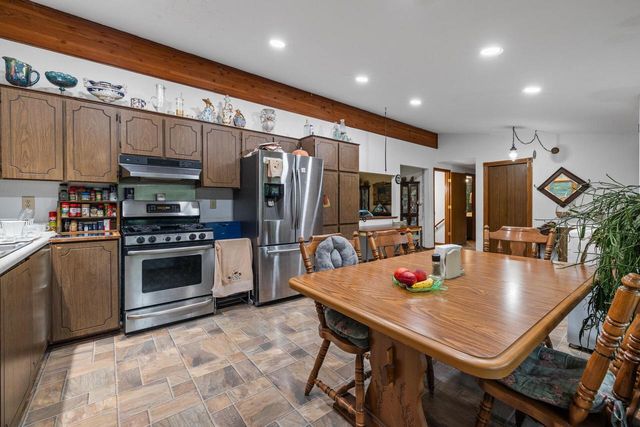 6720 County Highway Q, Hartland, WI 53029