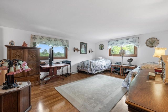 6720 County Highway Q, Hartland, WI 53029