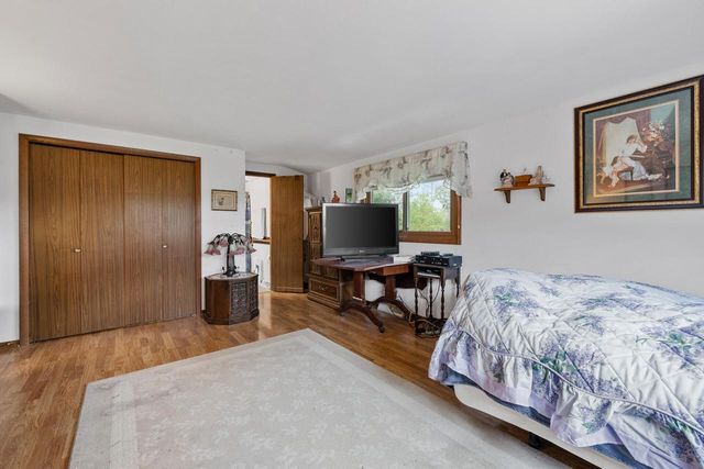 6720 County Highway Q, Hartland, WI 53029