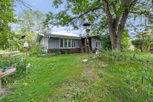6720 County Highway Q, Hartland, WI 53029