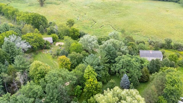 6720 County Highway Q, Hartland, WI 53029