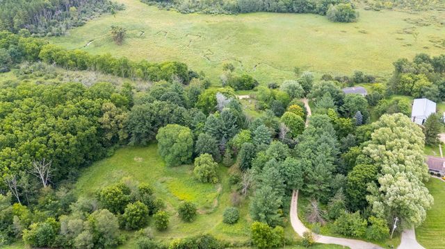 6720 County Highway Q, Hartland, WI 53029