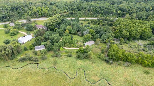 6720 County Highway Q, Hartland, WI 53029