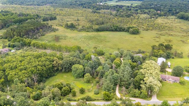 6720 County Highway Q, Hartland, WI 53029
