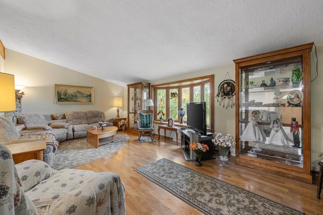 6720 County Highway Q, Hartland, WI 53029