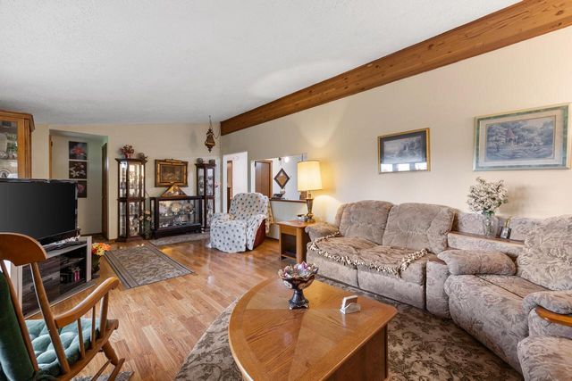 6720 County Highway Q, Hartland, WI 53029