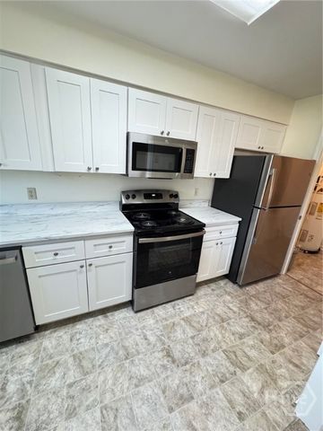 412 E Hall Street, Savannah, GA 31401