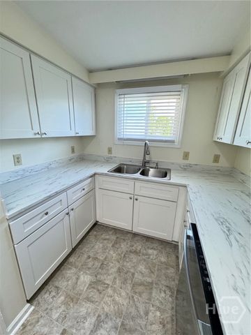 412 E Hall Street, Savannah, GA 31401