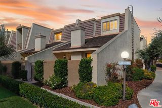 18419 Collins Street A, Tarzana, CA 91356