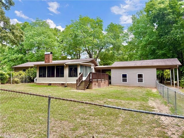 2068 Country Trail, Asheboro, NC 27205