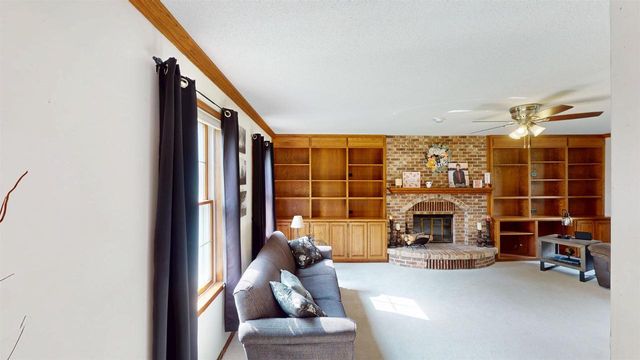 211 N 5TH AVENUE, Abbotsford, WI 54405