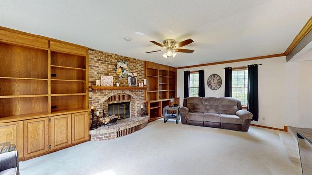 211 N 5TH AVENUE, Abbotsford, WI 54405