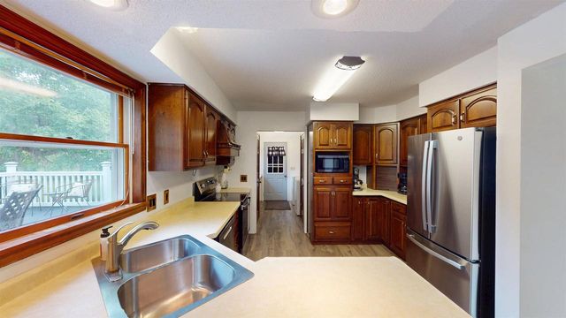 211 N 5TH AVENUE, Abbotsford, WI 54405