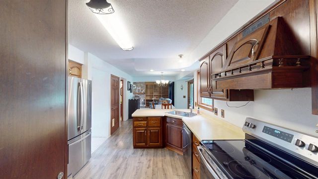 211 N 5TH AVENUE, Abbotsford, WI 54405