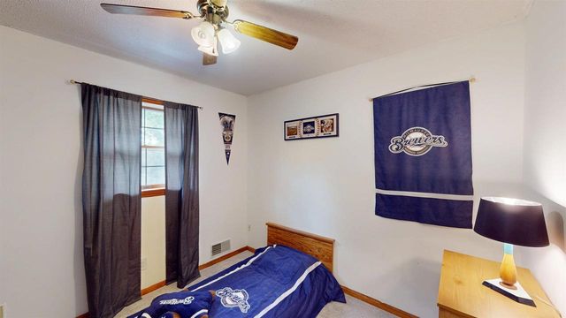 211 N 5TH AVENUE, Abbotsford, WI 54405