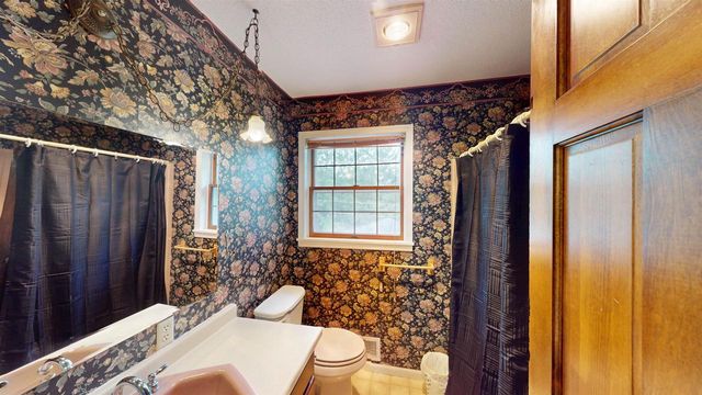 211 N 5TH AVENUE, Abbotsford, WI 54405