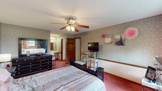 211 N 5TH AVENUE, Abbotsford, WI 54405