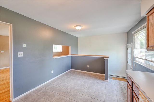 2460 Massena Street, Commerce Charter Township, MI 48382