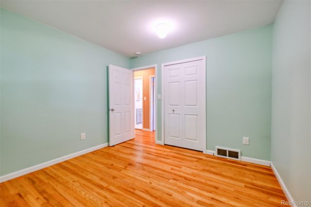 2460 Massena Street, Commerce Charter Township, MI 48382