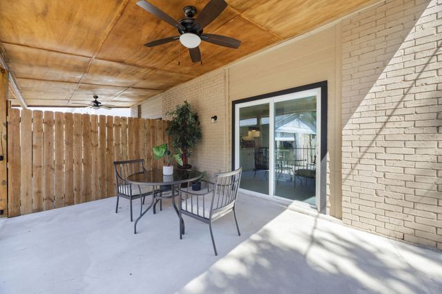 2406 Hollandale Circle, Arlington, TX 76010