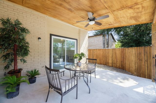 2406 Hollandale Circle, Arlington, TX 76010