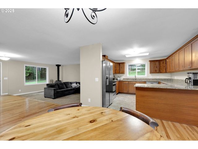 90361 BAKER Rd, Elmira, OR 97437